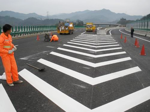 潭耒高速路面劃線工程